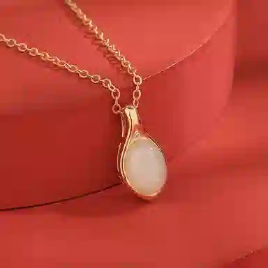 925