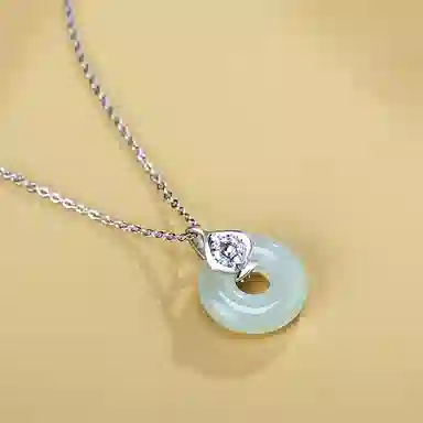 925