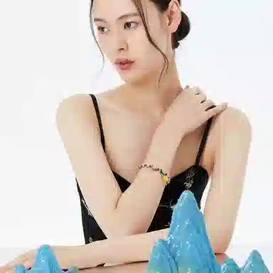 S925