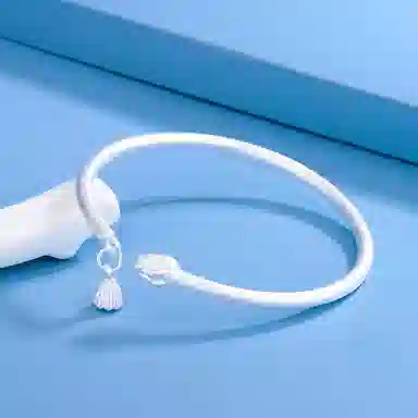 999