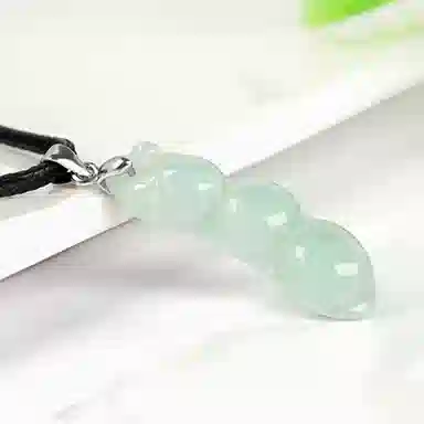925