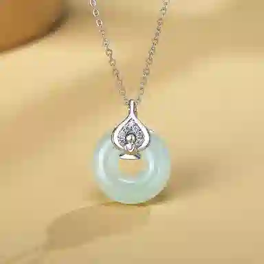 925
