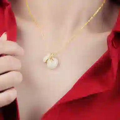 925