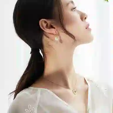 S925