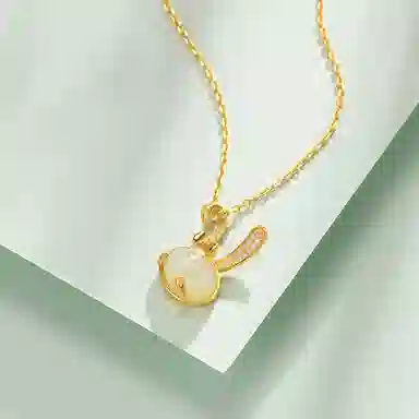 925