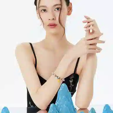 S925