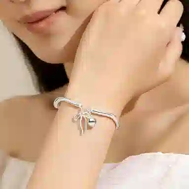 999