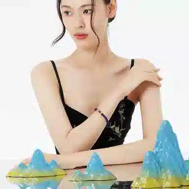 S925