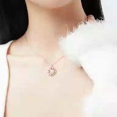 925