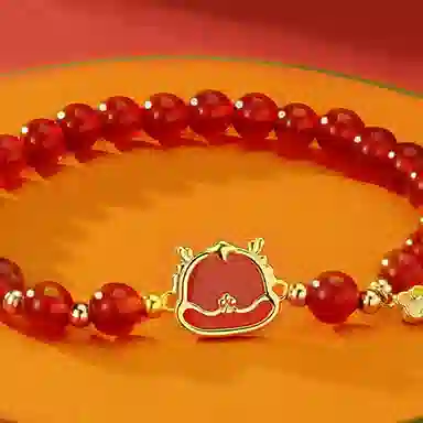 925