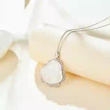 925