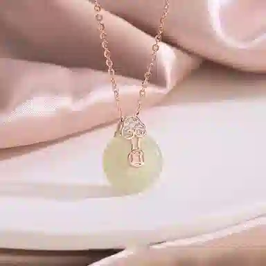 925