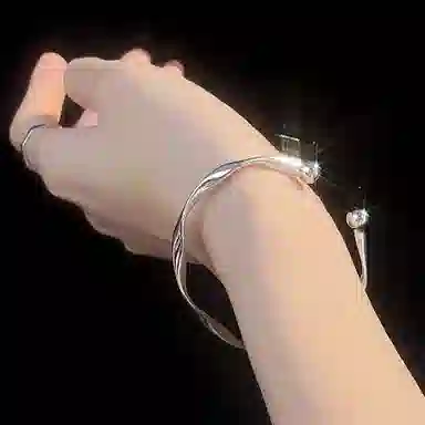 999