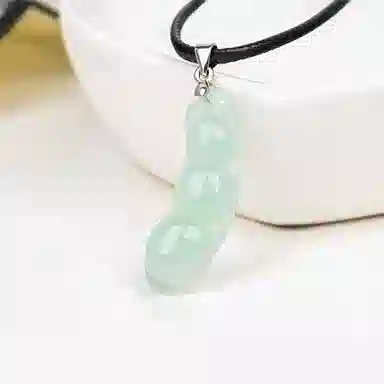 925
