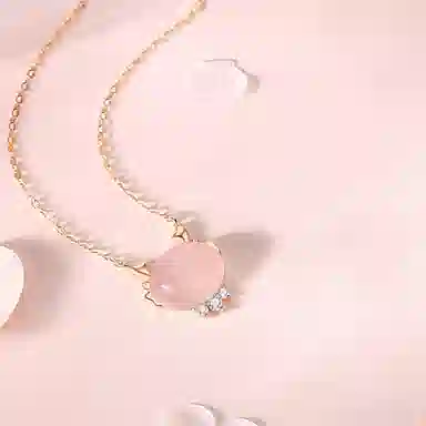 925