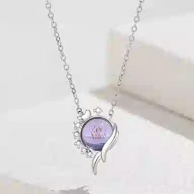 925