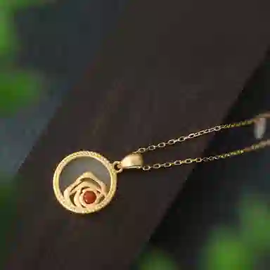 925