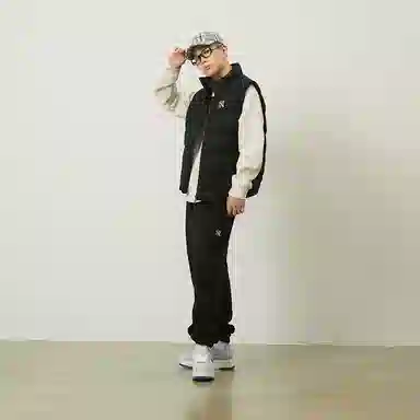 MLB Monogram Vest Black