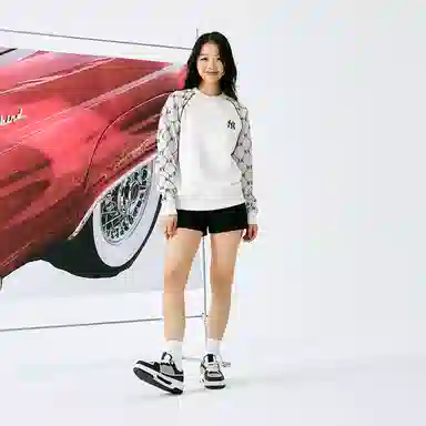 MLB Monogram 24FW Cream Sweatshirt