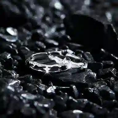 925