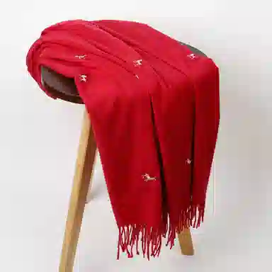 上海故事 秋冬亲肤保暖红 时尚刺绣麋鹿 外出外搭大披风 聚酯纤维 绒线围巾 女款