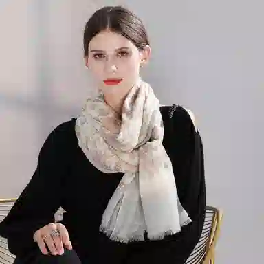 上海故事  百搭 冬季高端羊绒围巾 保暖舒适 围脖  女款 礼盒装
