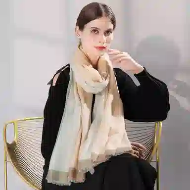 上海故事 散纤色织格大披肩 绵羊毛 围巾 女款 米驼灰绿