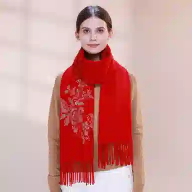 上海故事 红披肩女外搭秋冬加厚保暖时尚刺绣外出防寒小围脖女士 绵羊毛 绒线围巾 女款