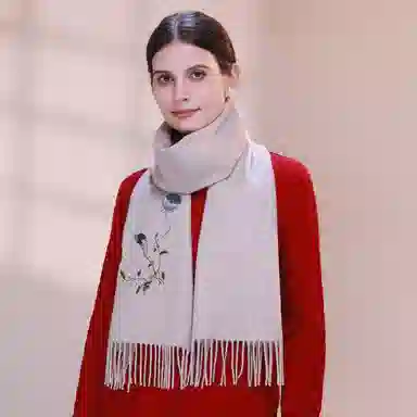 上海故事 新中式国风刺绣 鱼儿嬉戏加厚保暖 结婚喜庆 绵羊毛 绒线围巾 女款
