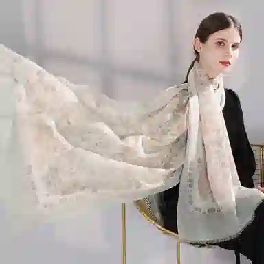 上海故事  百搭 冬季高端羊绒围巾 保暖舒适 围脖  女款 礼盒装