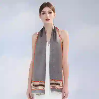 上海故事 青春素绉缎花漾郁金 桑蚕丝 丝巾 女款 礼盒装