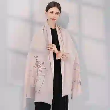 上海故事 秋冬加厚保暖时尚贴花外出防寒外搭结婚 绵羊毛 披肩 女款 粉色 红色 裸色