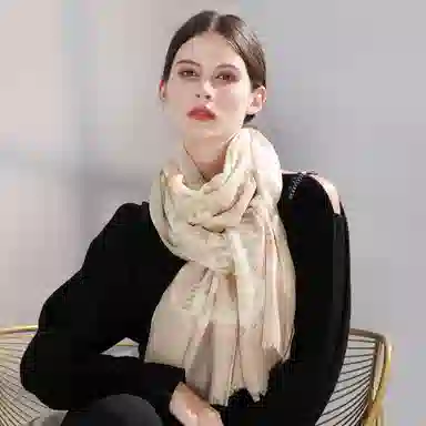 上海故事  百搭 冬季高端羊绒围巾 保暖舒适 围脖  女款 礼盒装