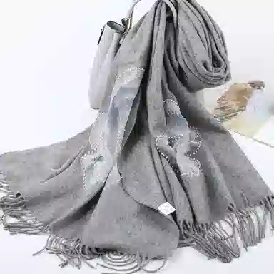 上海故事   手感软糯纯羊毛披肩  绵羊毛围巾围脖   女款