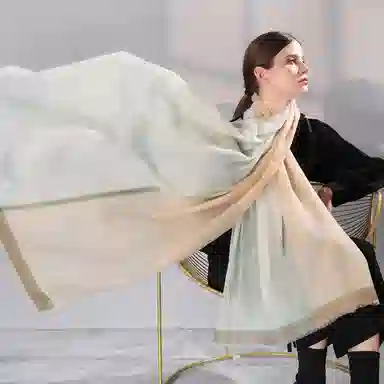 上海故事 散纤色织格大披肩 绵羊毛 围巾 女款 米驼灰绿