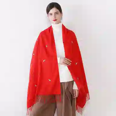 上海故事 秋冬亲肤保暖红 时尚刺绣麋鹿 外出外搭大披风 聚酯纤维 绒线围巾 女款