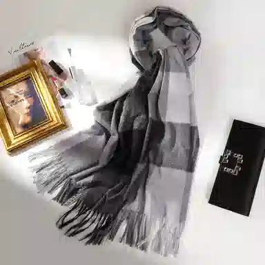 上海故事 时尚美拉德风保暖外出外搭护肩氛围感 聚酯纤维 绒线围巾 女款