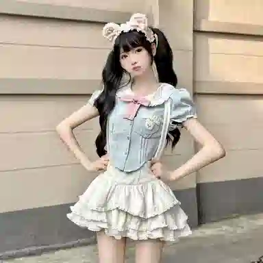 美丽衣橱 少女风泡泡袖衬衫娃娃领上衣短袖背带蛋糕裙两件套裙装套装 女款