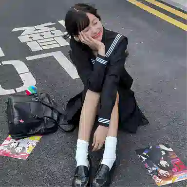 美丽衣橱 日系学院风海军领长袖衬衫纯色褶饰休闲短裙裙装套装 女款 藏蓝色