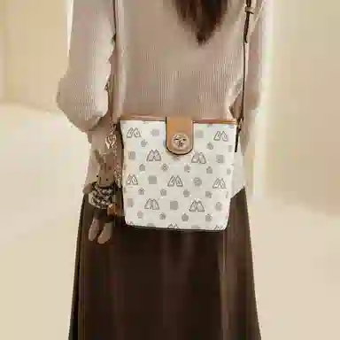 safiya PVC