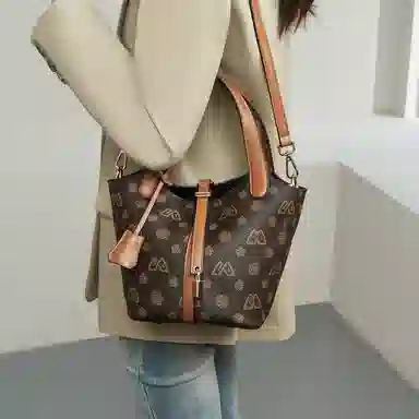 Safiya Bucket Bag Brown