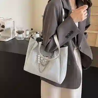safiya Tote