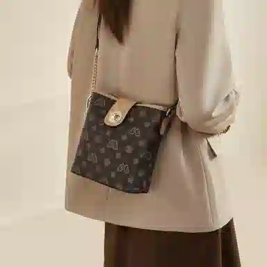 safiya PVC