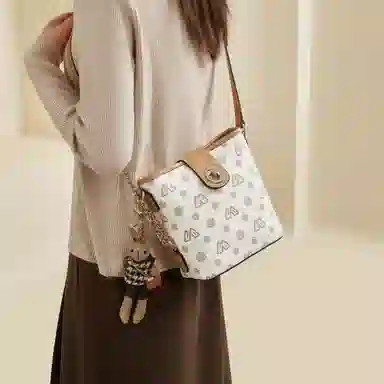 safiya PVC