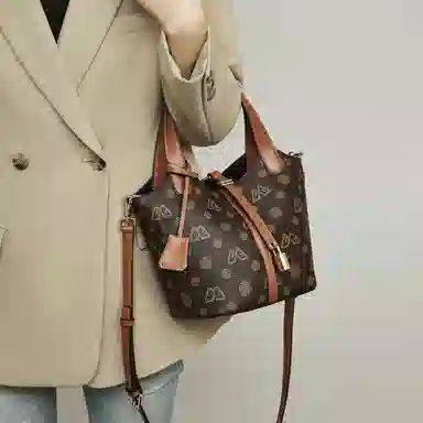 Safiya Bucket Bag Brown