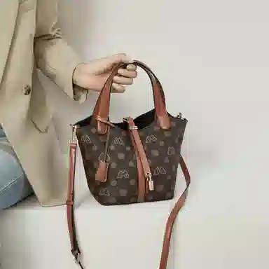 Safiya Bucket Bag Brown