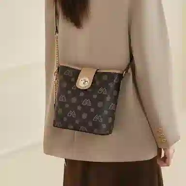 safiya PVC
