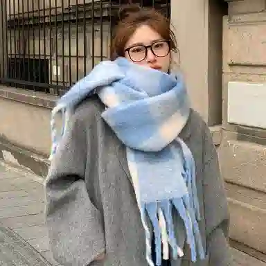 优幽兰 韩系氛围感蓝白格子软糯加厚仿羊绒高中生秋冬季百搭温柔气质保暖流苏两用高级感防寒 绒线围巾 女款