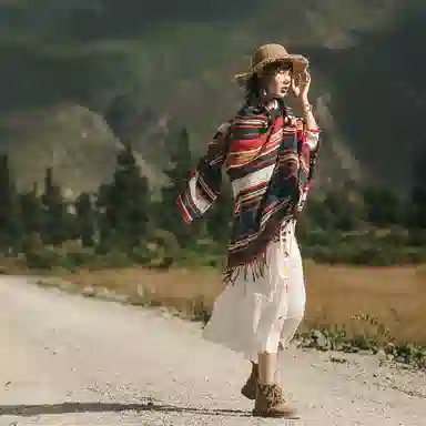 优幽兰 设计感撞色 旅行拍照打卡民族风防风防寒高级感 两用实用 披肩 女款 礼盒装