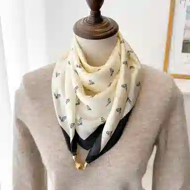 优幽兰 优雅气质百搭时尚轻奢风磁吸扣通用三角系脖高级感搭配衬衫职业装 丝巾 女款